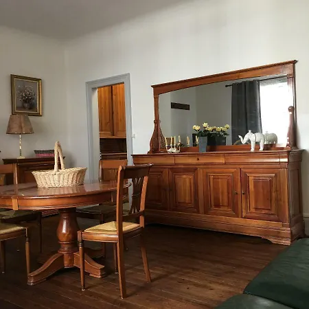 Aux Pieds De La Cathedrale Apartamento *